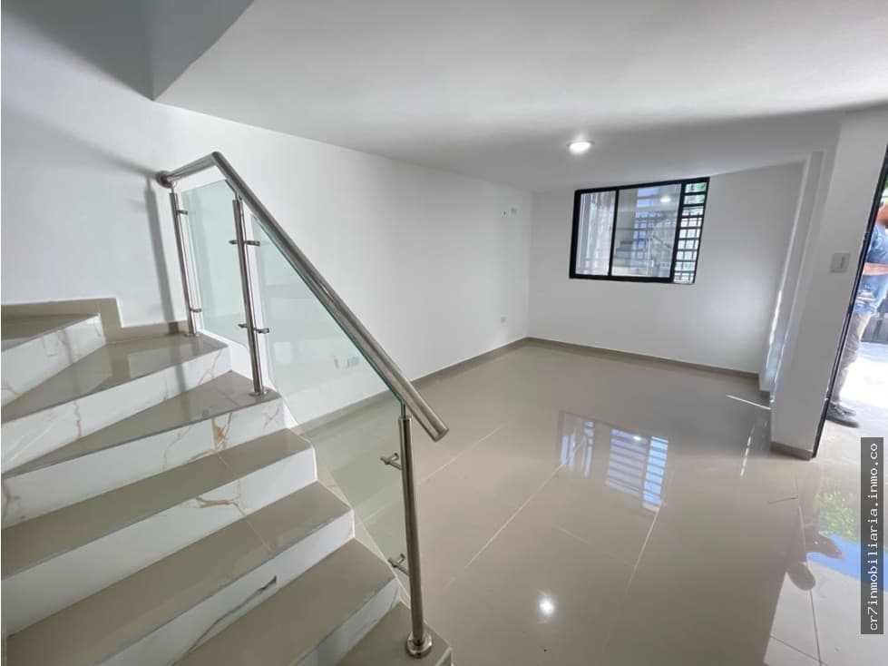 SE VENDE LUJOSA CASA EN EL JARDÍN — foto 5